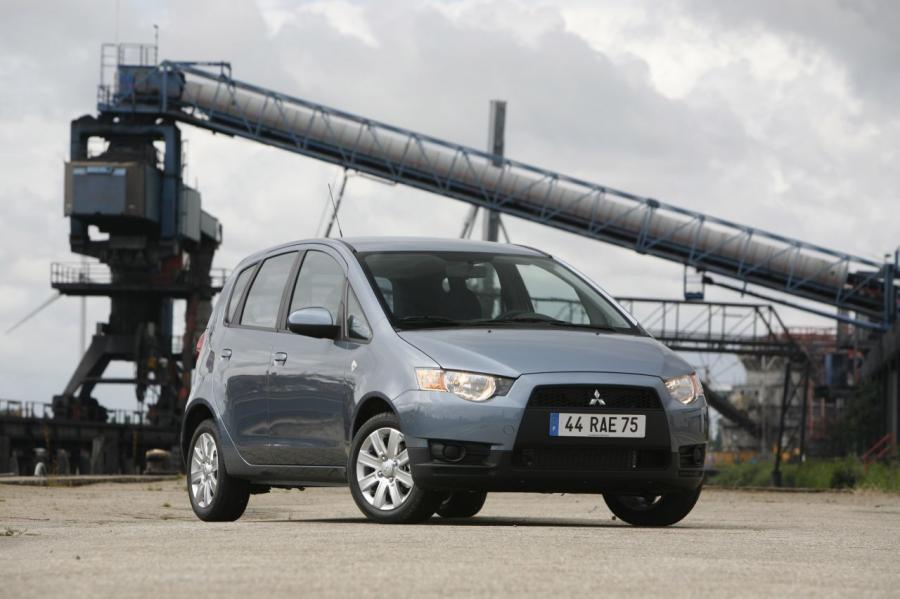  Mitsubishi Colt 2009 года  (фото 28 из 36)